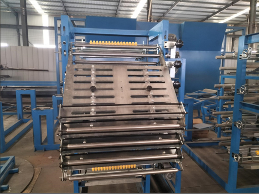 comprare Rack di alimentazione a quattro strati e macchina di produzione di pneumatici per motociclisti a trasporto automatico online manufacture