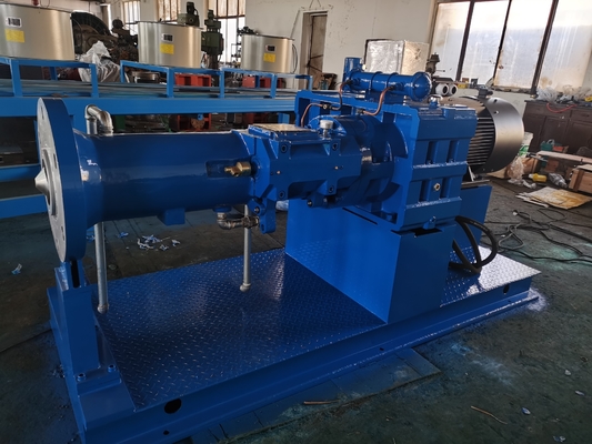 comprare L'estruttore di gomma da 22 kW ad alimentazione calda utilizza una vite resistente all'usura di 120 mm online manufacture