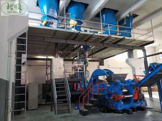comprare La linea di miscelazione automatica della gomma adotta la macchina di miscelazione interna della gomma e la macchina ausiliaria di batch online manufacture