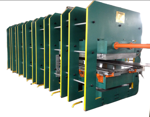 comprare Macchina di stampaggio termico di gomma a vulcanizzazione personalizzabile con sistema di controllo PLC per la produzione di nastri trasportatori di tessuto a filo di gomma online manufacture