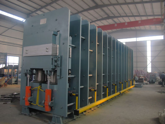 Qualità Pressa vulcanizzatrice automatica 1200T con controllo PLC per la produzione di tappeti in gomma Fabbrica
