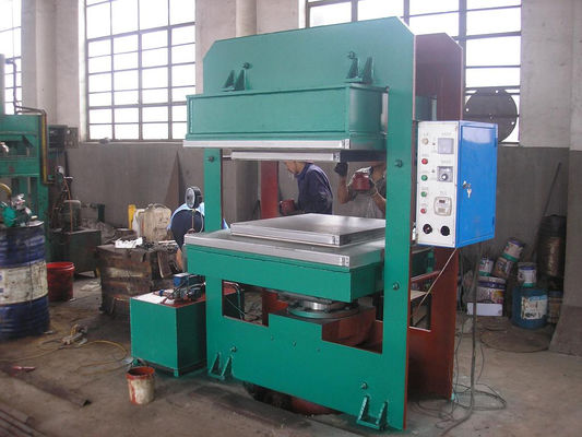 Buon prezzo Grado industriale di vulcanizzazione di gomma d'acciaio del campo di pressione della macchina 0-25MPa della stampa in linea