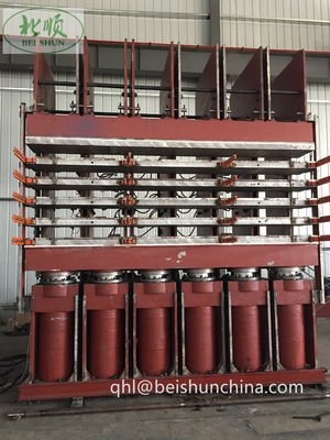 Buon prezzo SGS PLC Pressa idraulica di vulcanizzazione per la produzione di pneumatici in linea