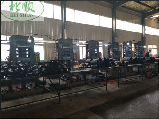 Buon prezzo Macchine per la stampa vulcanizzatrice di gomma per la produzione di pneumatici per veicoli agricoli in linea
