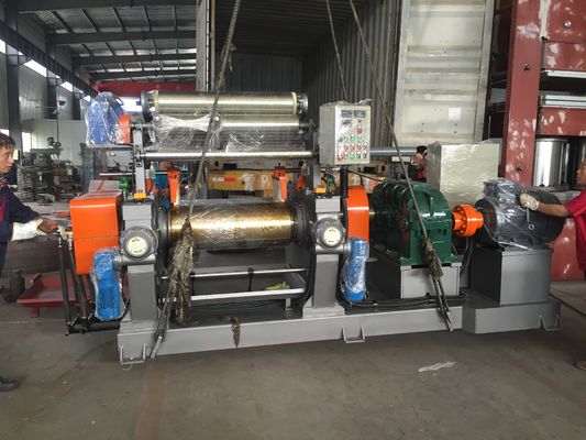 Buon prezzo Piccolo Prezzo Fabbrica Prezzi Fabbrica di miscelazione di gomma con diametro di rulli di 300 mm per fabbrica di produzione di piccoli lotti in linea