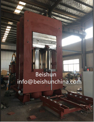 Buon prezzo 1200 tonnellate di pressione Matta di gomma per autoveicoli Stampa per vulcanizzazione idraulica in linea