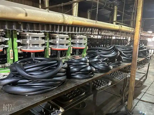 Buon prezzo Maquina di raffreddamento di tubi interni di gomma butil e gomma naturale per la linea di produzione di tubi interni di motociclette in linea
