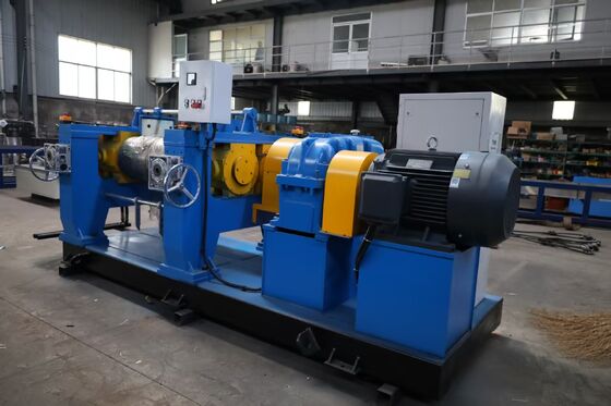 Qualità Macchina automatica di miscelazione della gomma con interruttore di sicurezza, funzionamento stabile e rulli di ghisa raffreddati per uso industriale Fabbrica