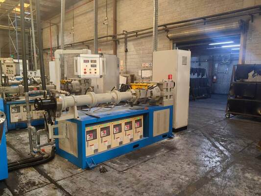 Buon prezzo Linea di produzione guarnizioni di tenuta in EPDM / Capacità di 180-250 Kg all'ora / Stabile ed efficiente in linea